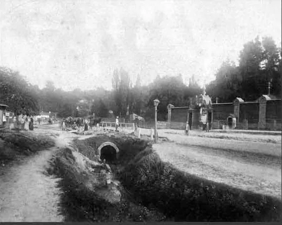 Глубочицкая канава вблизи стыка с нынешней улицей Пимоненко в 1890-е годы