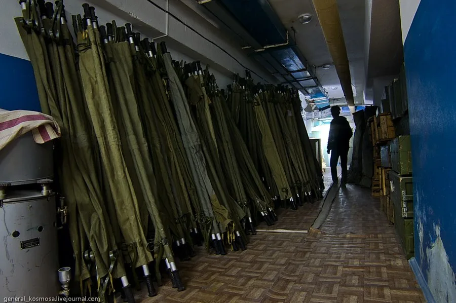 носилки в убежище гражданской обороны на случай чп