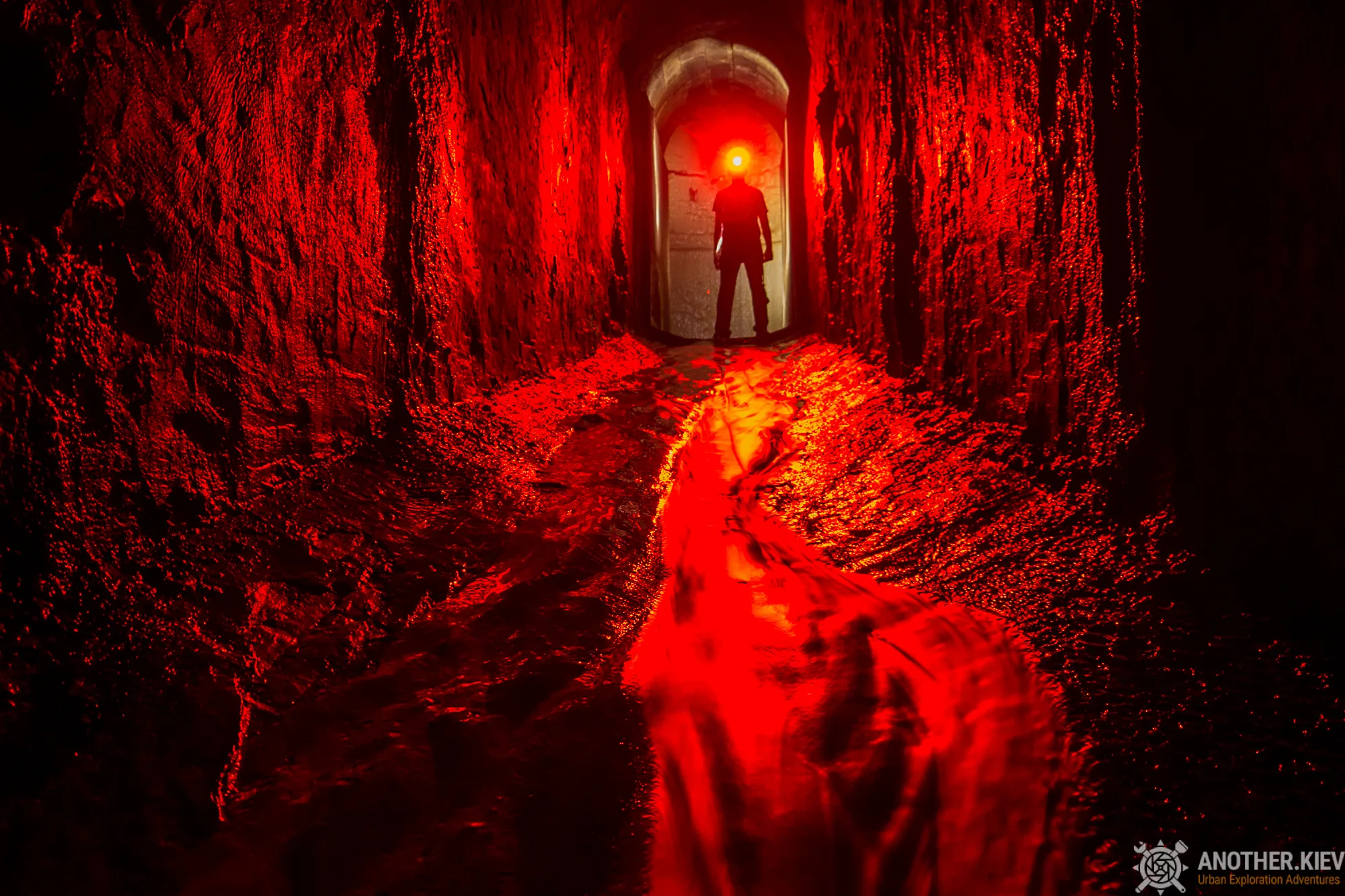 nikolskaya drain tunnel kiev red siluette