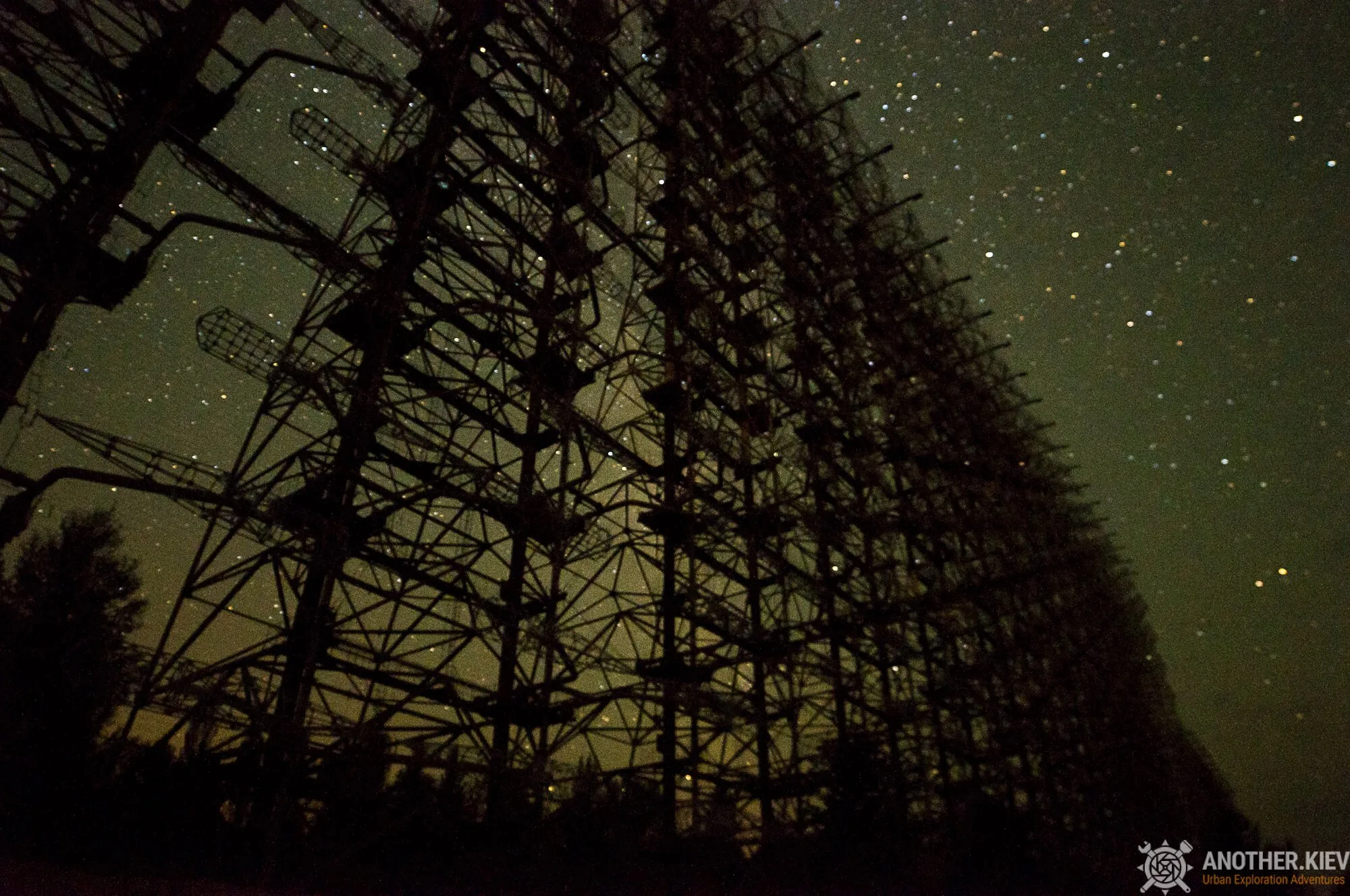 radar station duga-3 under millions of stars