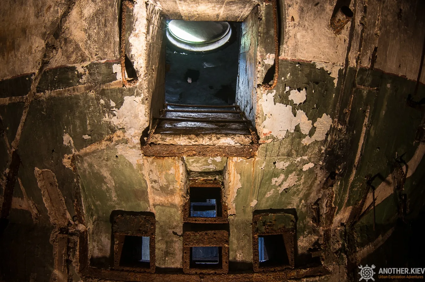 window to the shaft of missile