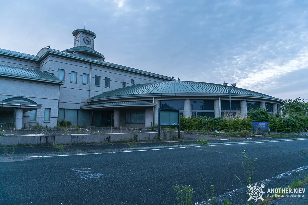 Abandoned library in Okuma abandoned town