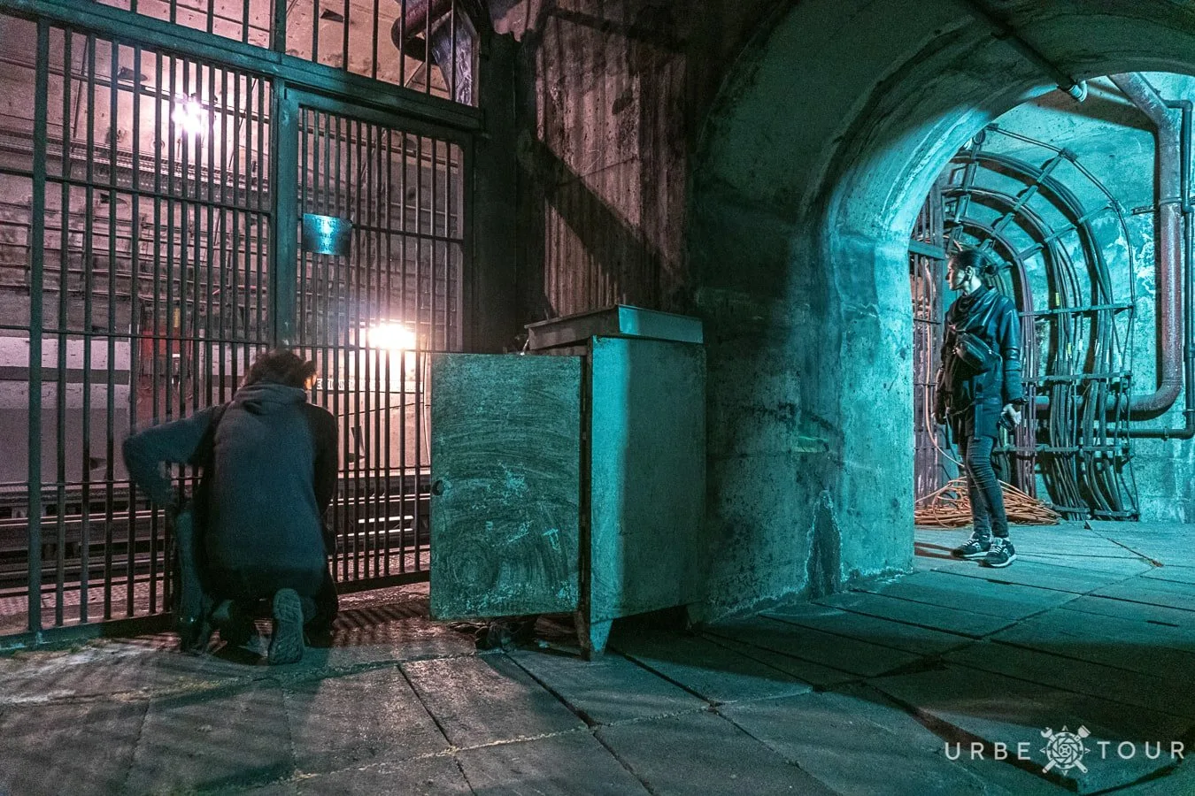 from ventilation shaft to paris metro tunnels